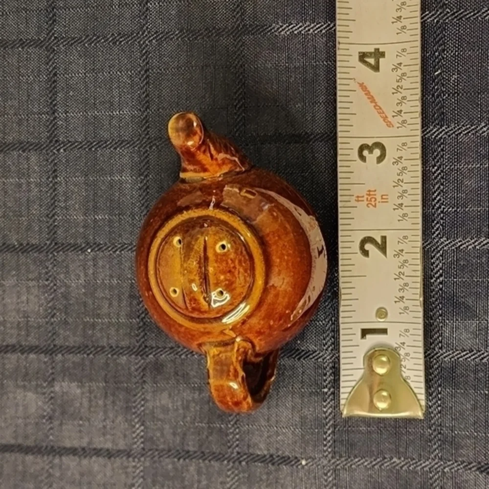 Vintage Brown Teapot Salt‎ And Pepper Shakers